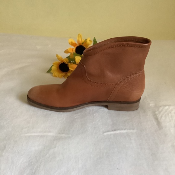 NWOT ~ Lucky Brand Leather Boots - Picture 4 of 5